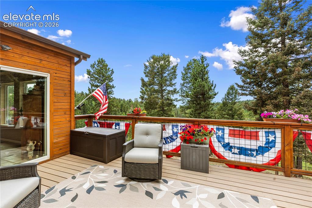 Image 8 of 42: Deck