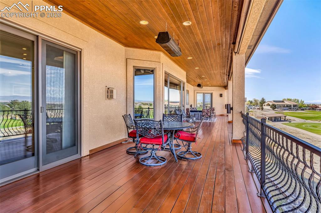 Image 46 of 50: Deck