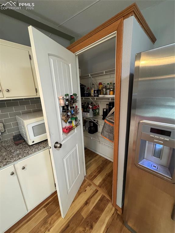 Image 10 of 33: Pantry