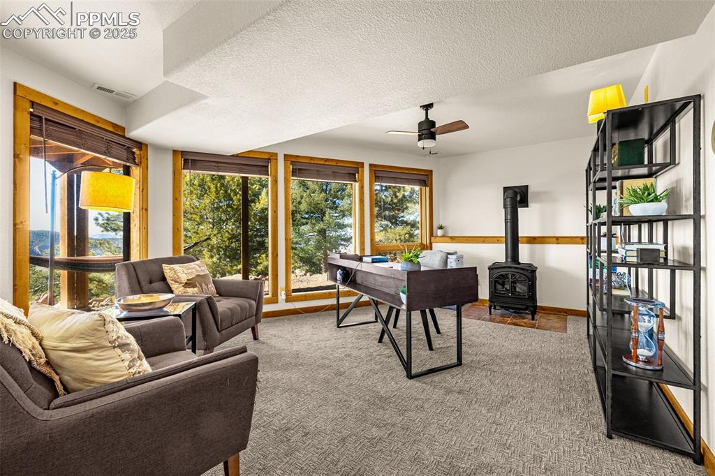 Image 32 of 46: Office