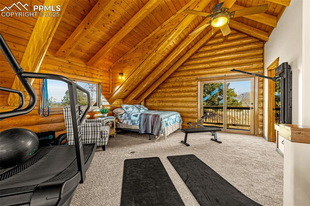 Image 34 of 46: Bedroom