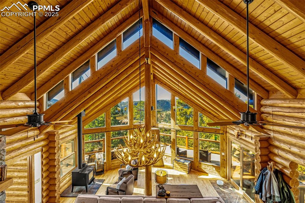 Image 36 of 46: Living Room