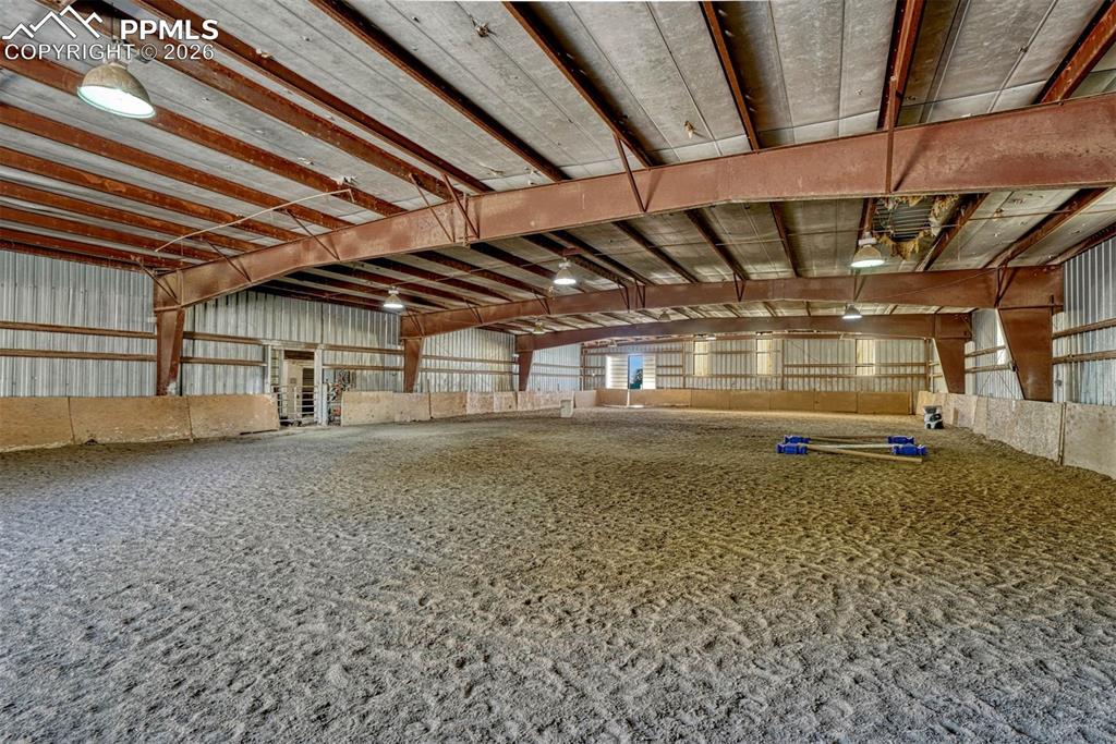 Image 39 of 46: Stable