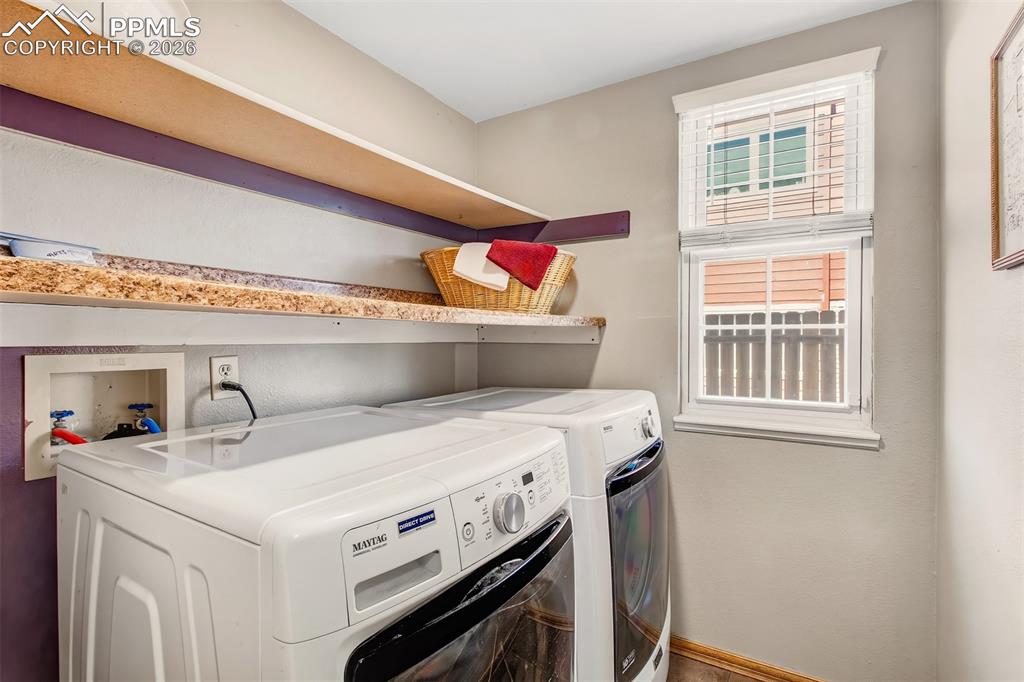 Image 26 of 35: Laundry space 