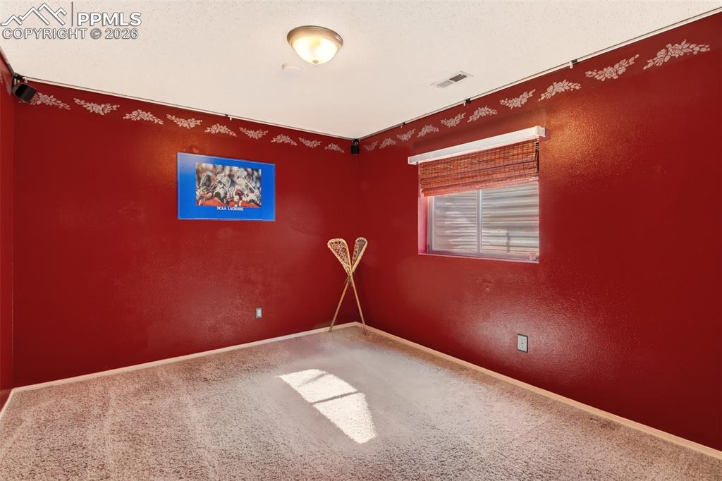 Image 30 of 35: Bedroom #4