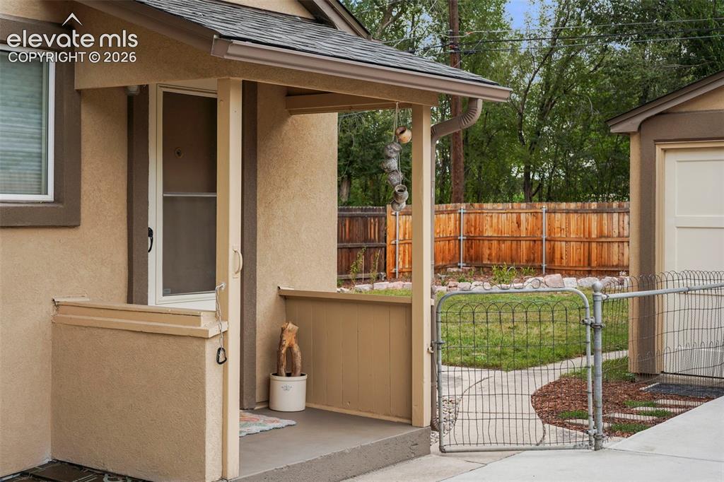 Image 16 of 23: Covered Side entry