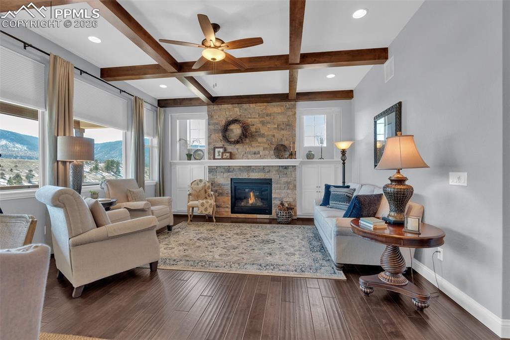 Image 10 of 42: Living Room