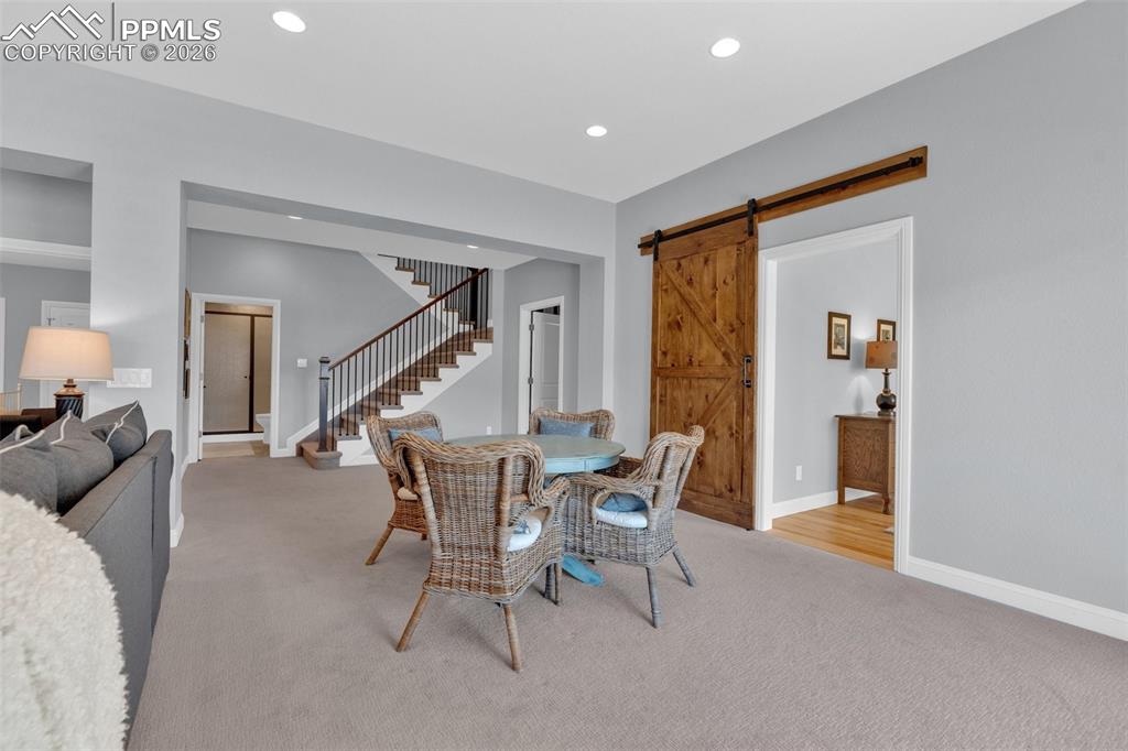 Image 27 of 42: Dining Area