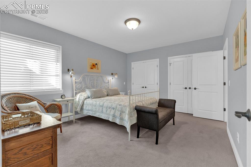 Image 29 of 42: Bedroom