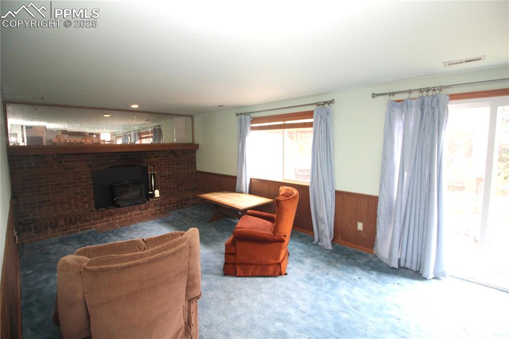 Image 18 of 34: Family Room
