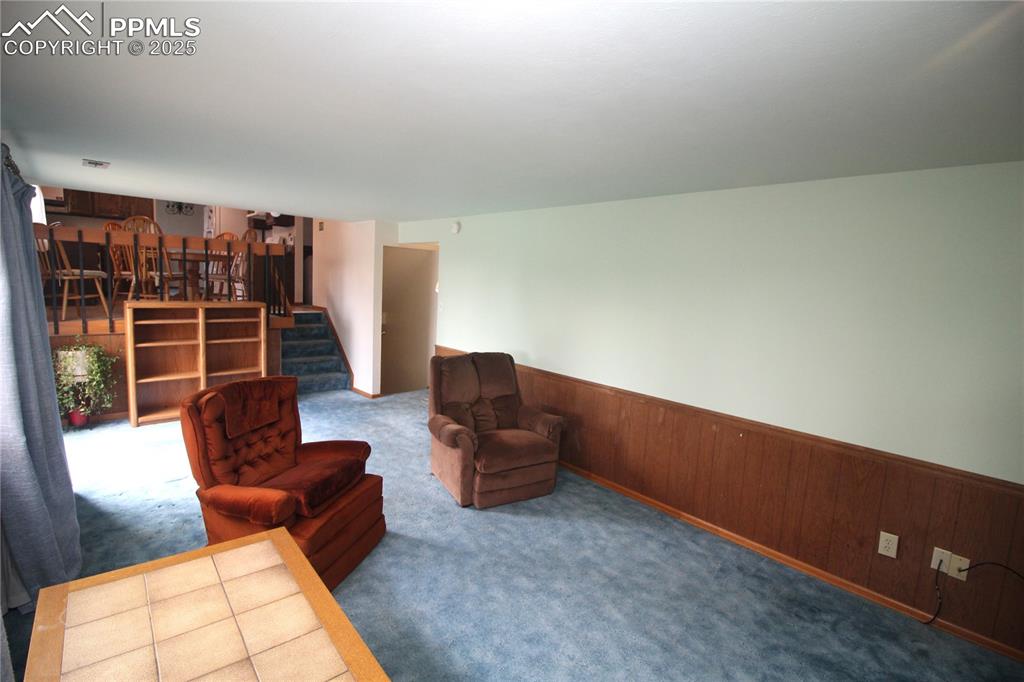 Image 19 of 34: Family Room