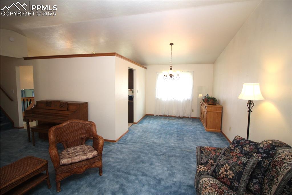 Image 5 of 34: Sitting Room