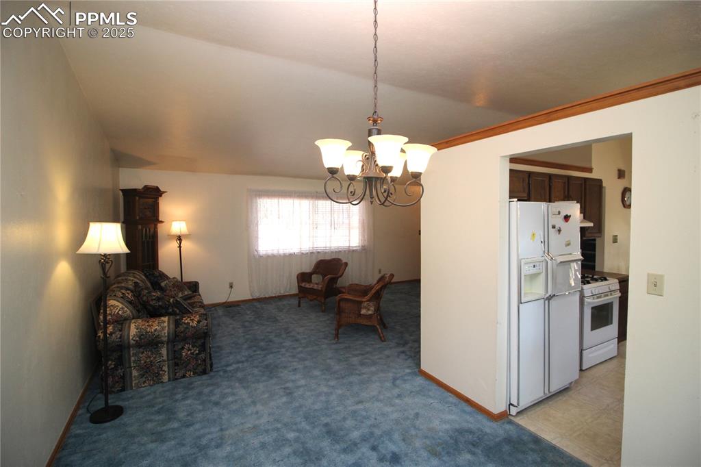 Image 7 of 34: Sitting Room