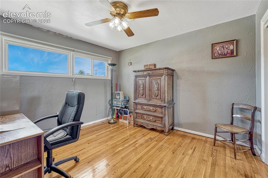 Image 15 of 48: Bedroom