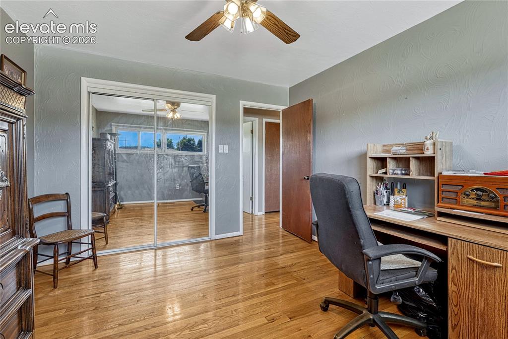 Image 16 of 48: Bedroom
