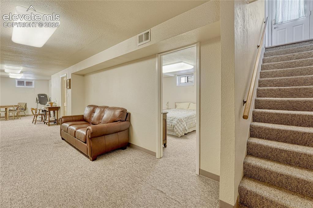 Image 22 of 48: Family Room