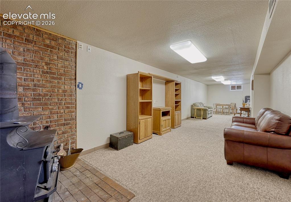 Image 23 of 48: Family Room
