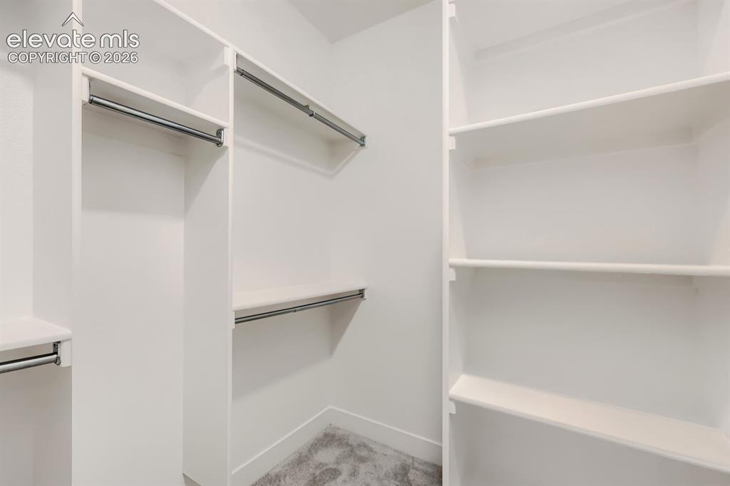Image 15 of 27: Closet
