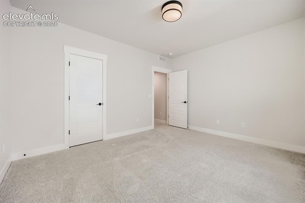 Image 17 of 27: Bedroom