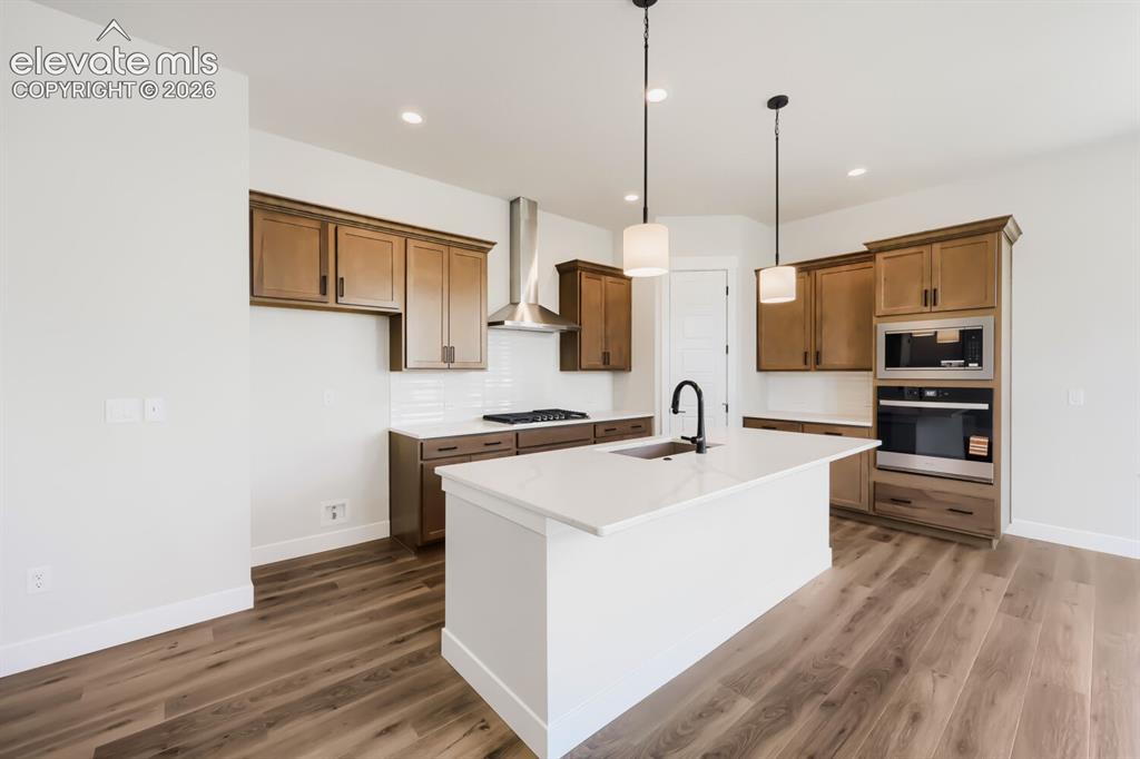 Image 6 of 27: Kitchen