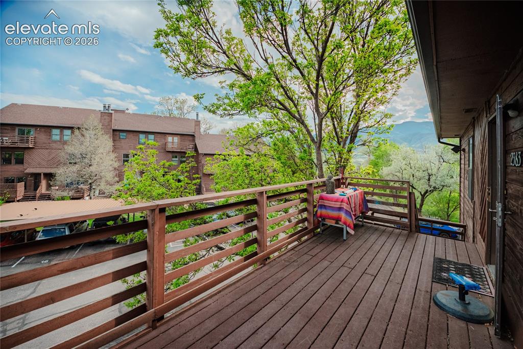 Image 35 of 46: Deck