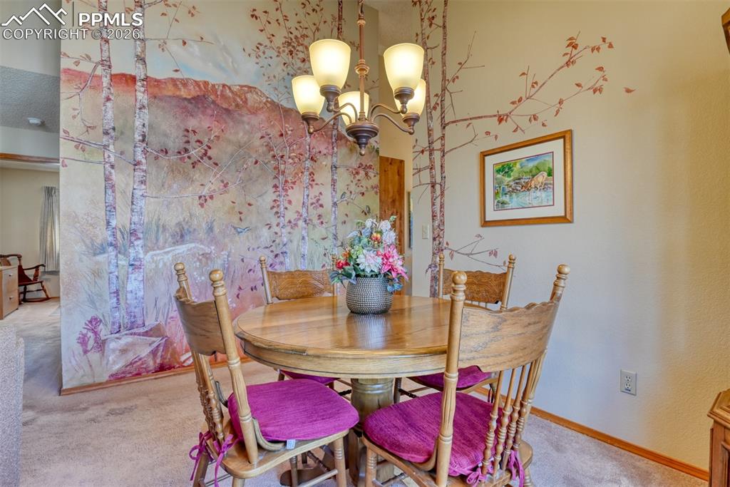 Image 14 of 46: Dining Area