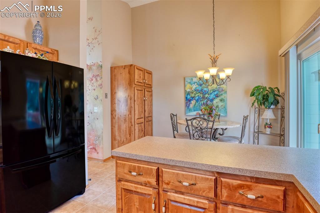 Image 21 of 46: Kitchen