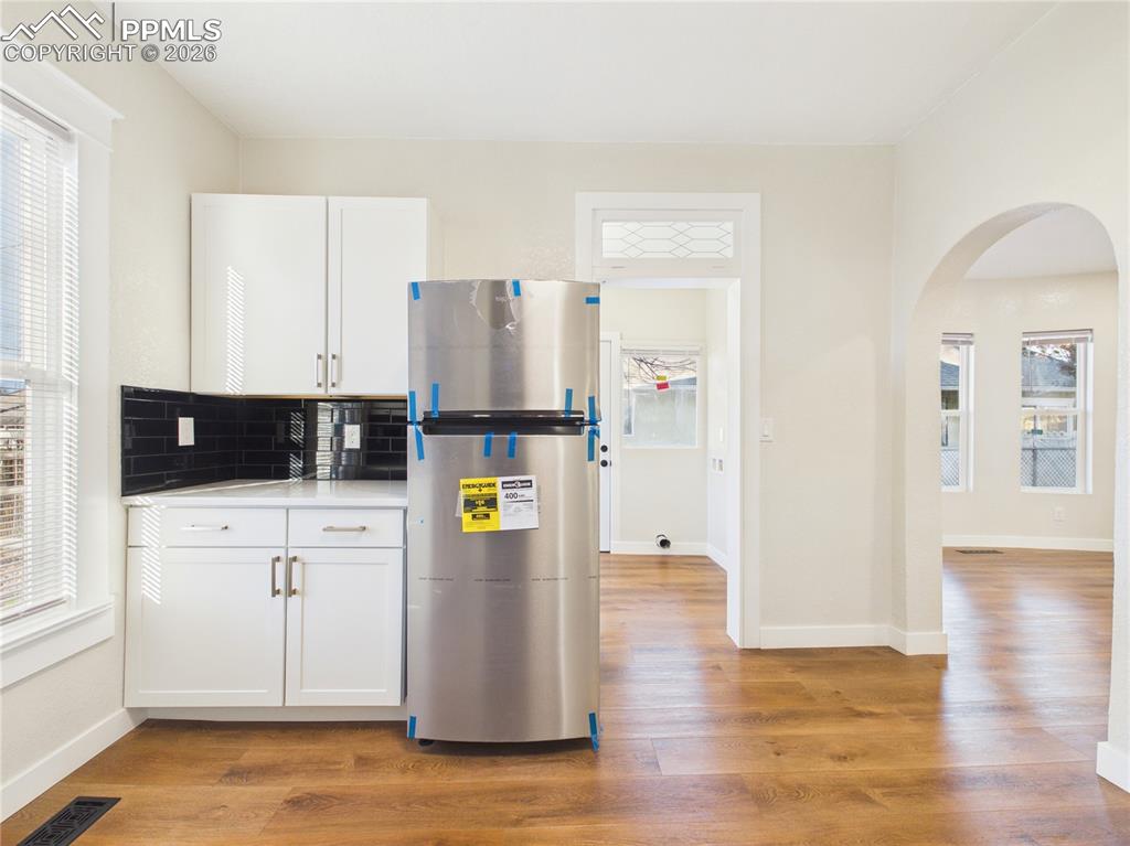 Image 20 of 32: Kitchen