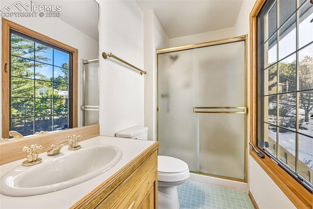 Image 32 of 50: bathroom 1 off of the Master suite