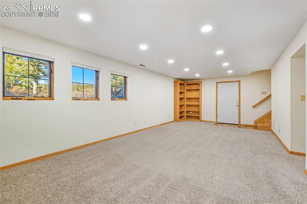 Image 40 of 50: Kitchen