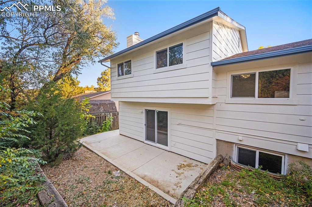 Image 39 of 50: Back of Structure