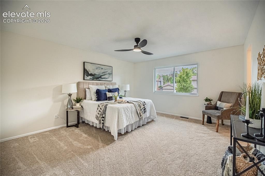 Image 17 of 46: Bedroom