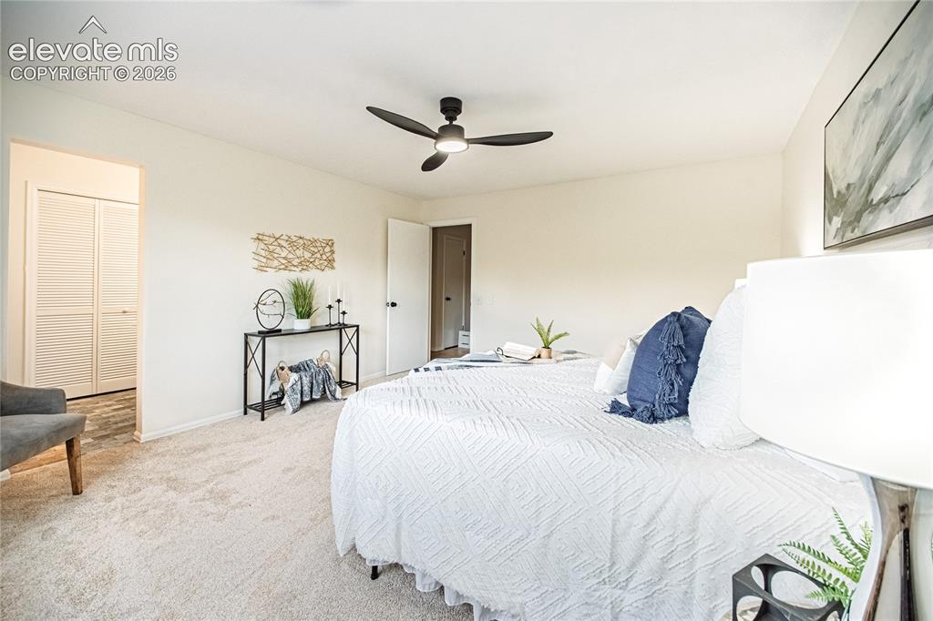 Image 19 of 46: Bedroom