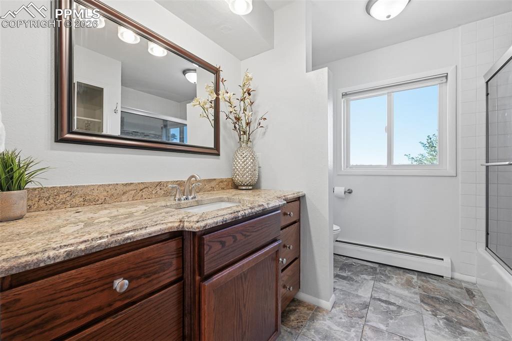 Image 21 of 42: Bathroom