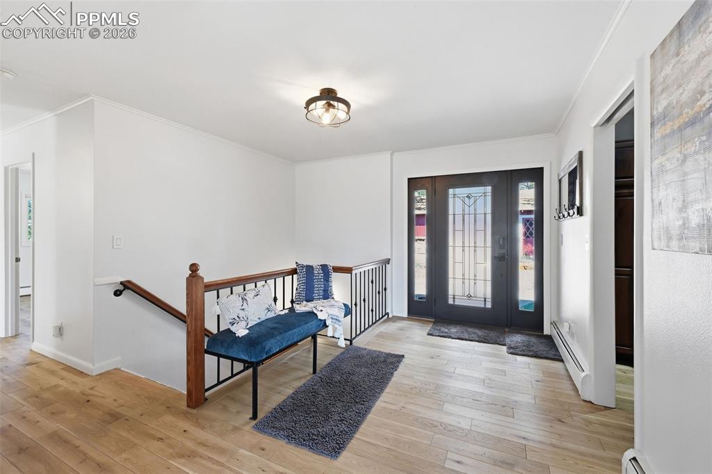 Image 22 of 42: Entry