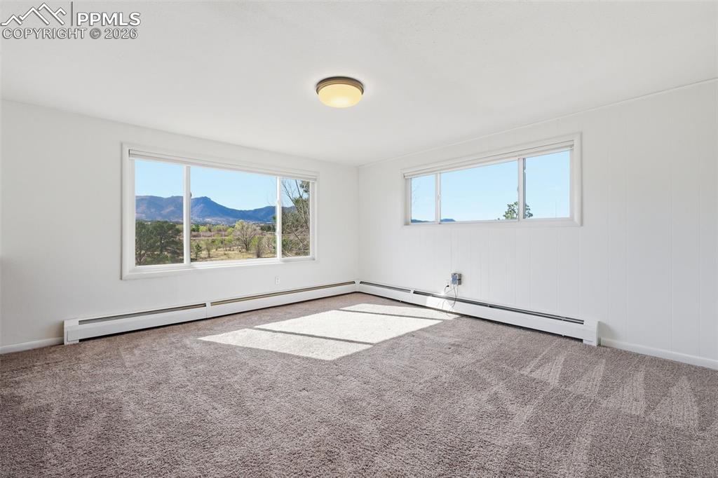 Image 27 of 42: Bedroom