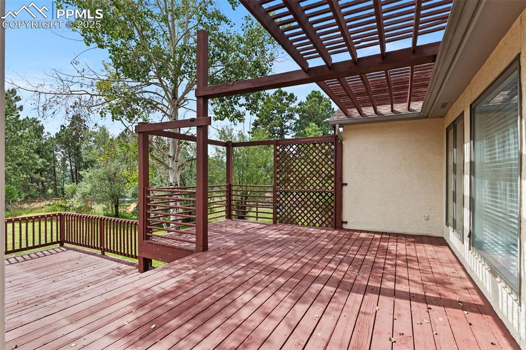 Image 34 of 35: View of deck