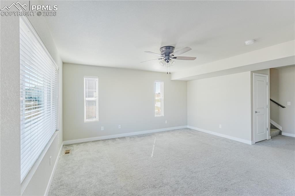 Image 16 of 46: Living Room