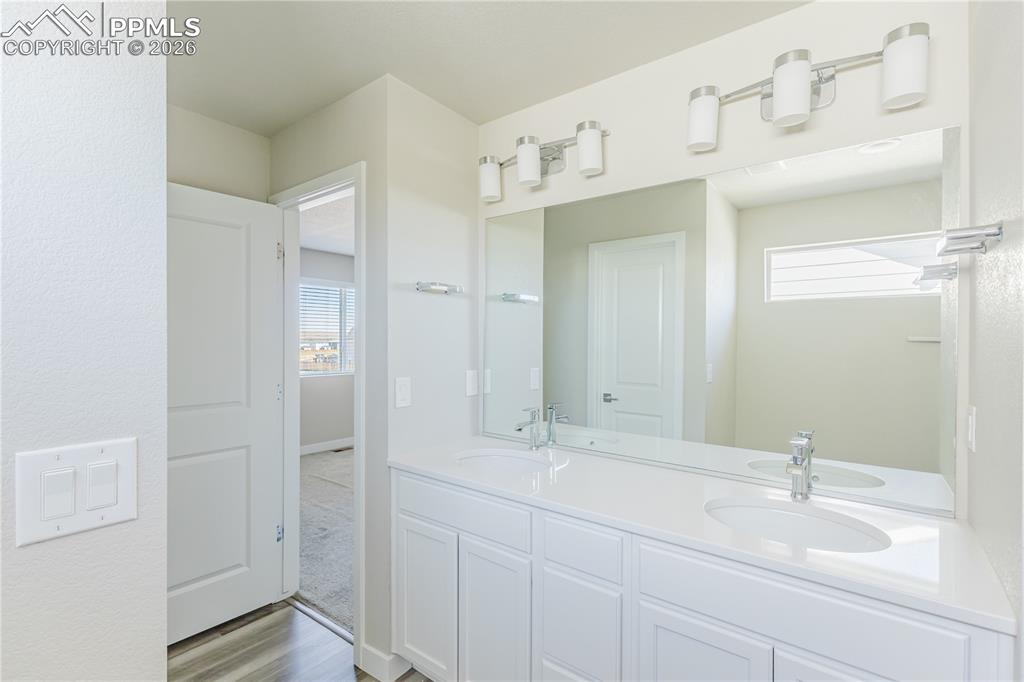 Image 26 of 46: Master bath