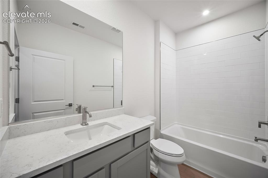 Image 10 of 29: Bathroom
