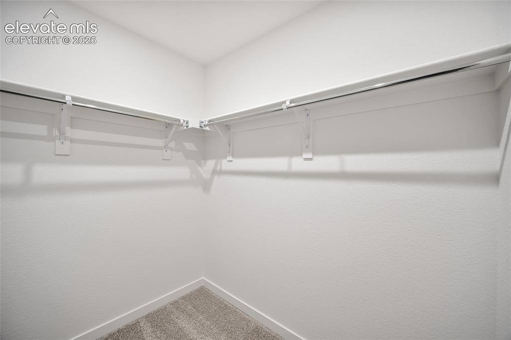 Image 25 of 29: Closet