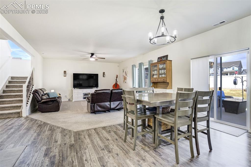 Image 12 of 45: Dining Area