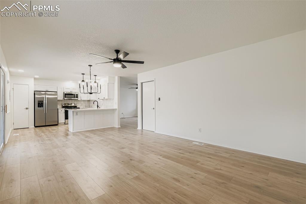 Image 16 of 32: Living Room