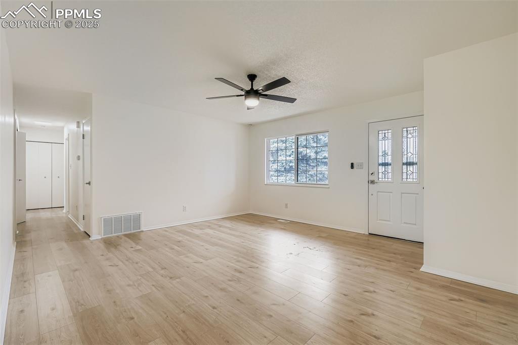 Image 8 of 32: Living Room