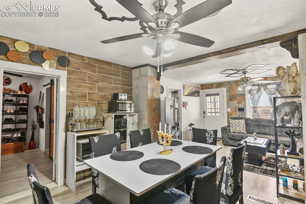 Image 12 of 28: Dining Area