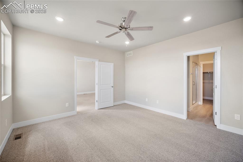 Image 11 of 26: Bedroom