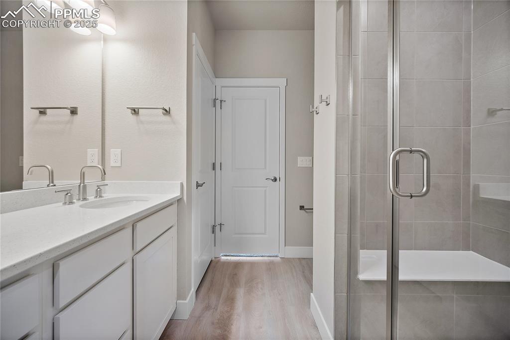Image 13 of 26: Bathroom