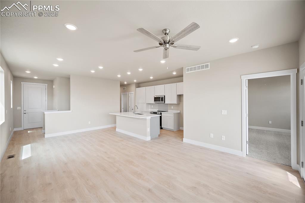 Image 6 of 26: Living Room