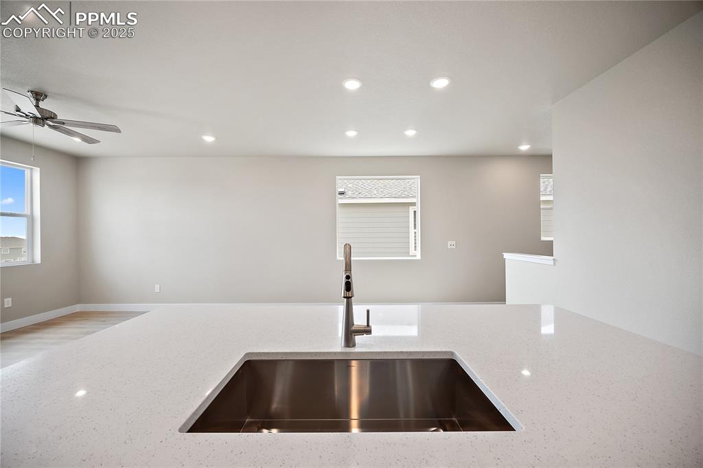 Image 9 of 26: Kitchen