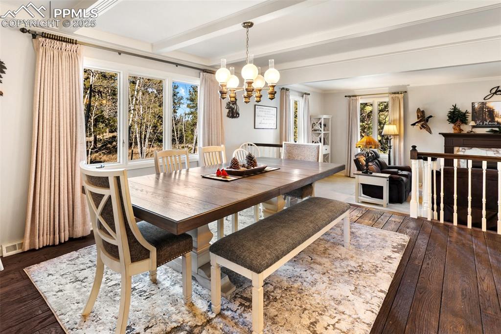 Image 12 of 50: Dining Room